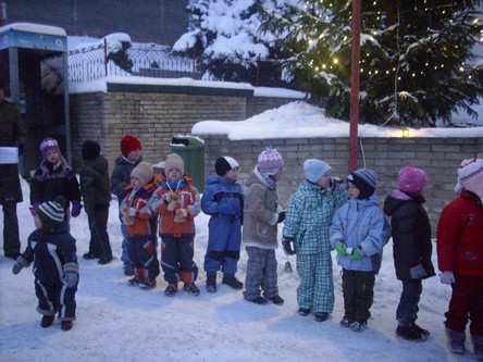 zpívání u stromečku 005.jpg