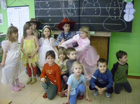 Maškarní 1. a 2. třída 003.jpg