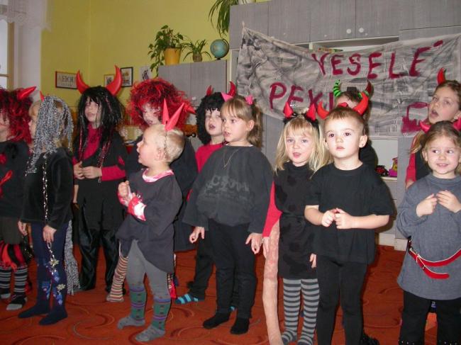 Mikulas a cert (6).JPG