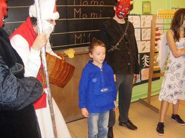 Mikuláš vMŠ a ZŠ 014.jpg