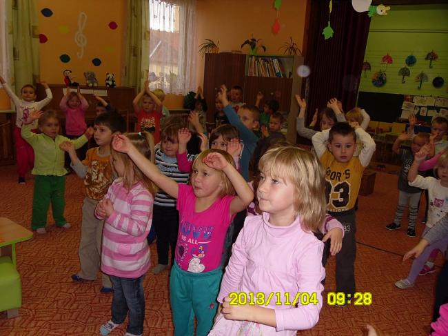 Loutkové divadlo 4.11.2013 016.jpg