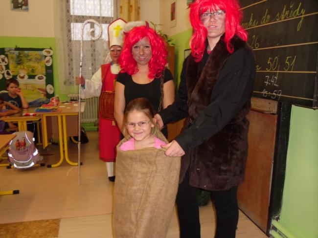 mikuláš v MŠ a ZŠ 020.jpg